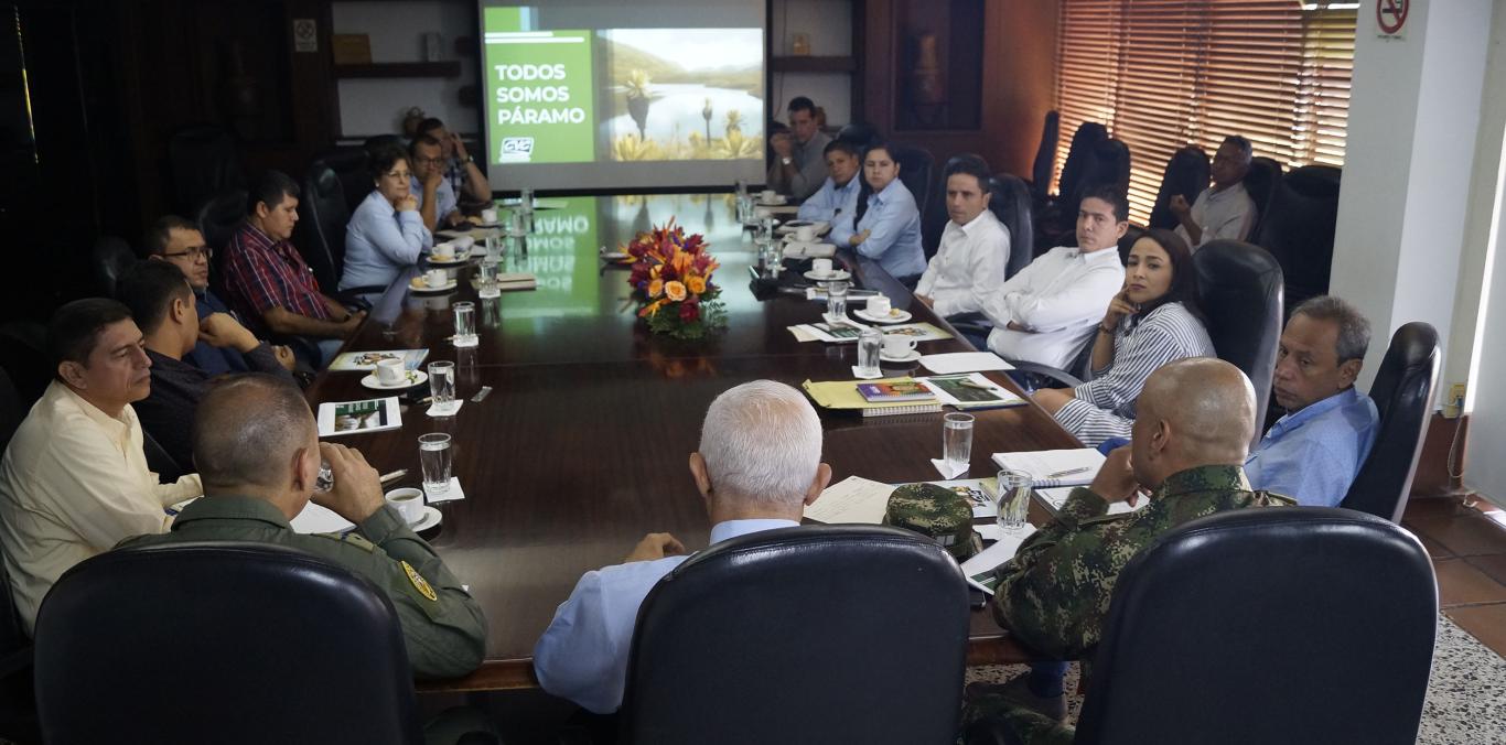 CVC, EJÉRCITO, FUERZA ÁREA Y ALCALDES, COORDINAN ACCIONES FRENTE A PLAN DE MANEJO DE PÁRAMOS