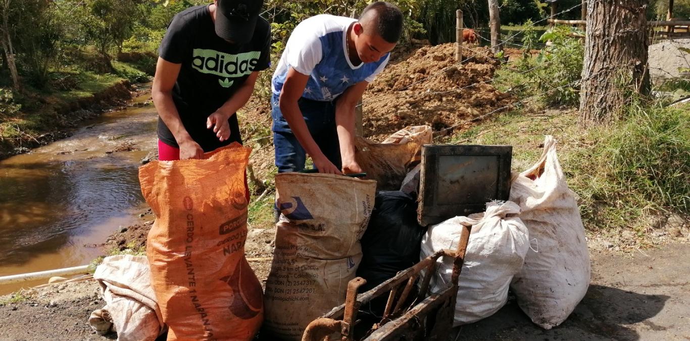 SE RECOGIERON 600 KILOS DE RESIDUOS EN EL RÍO PLATANARES