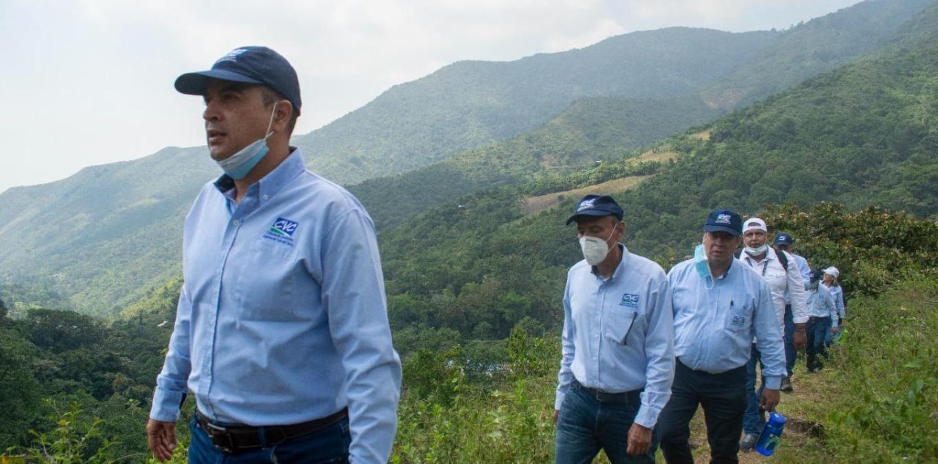 FIRMAN ACUERDOS PARA PROTEGER AGUA DE 20.000 YUMBEÑOS