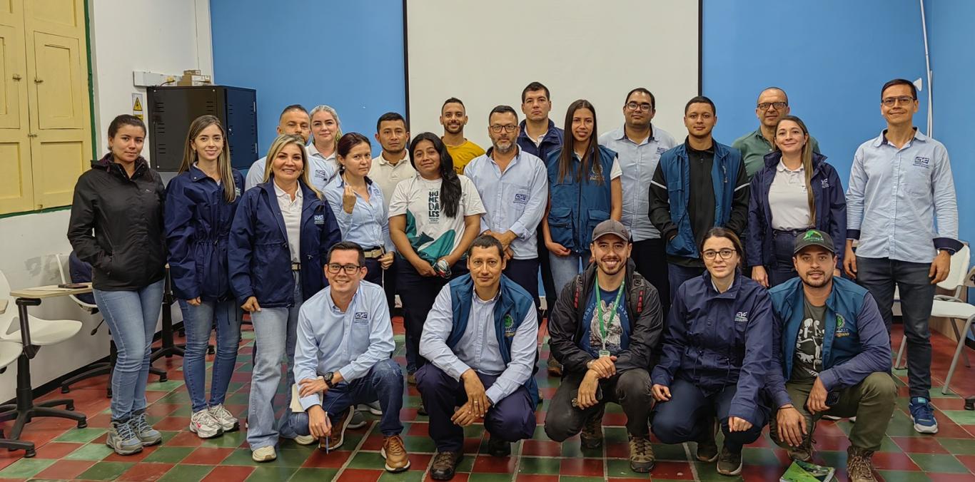 CVC LIDERA ESTRATEGIAS PARA LA COEXISTENCIA CON FAUNA SILVESTRE EN EL DRMI SERRANÍA DE LOS PARAGUAS