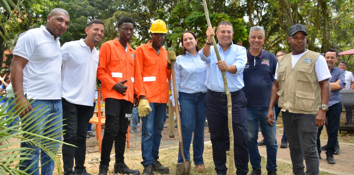 NI EL CEMENTO NI LOS TOCONES IMPEDIRÁN SEMBRAR MÁS DE 8 MIL NUEVOS ÁRBOLES EN CALI