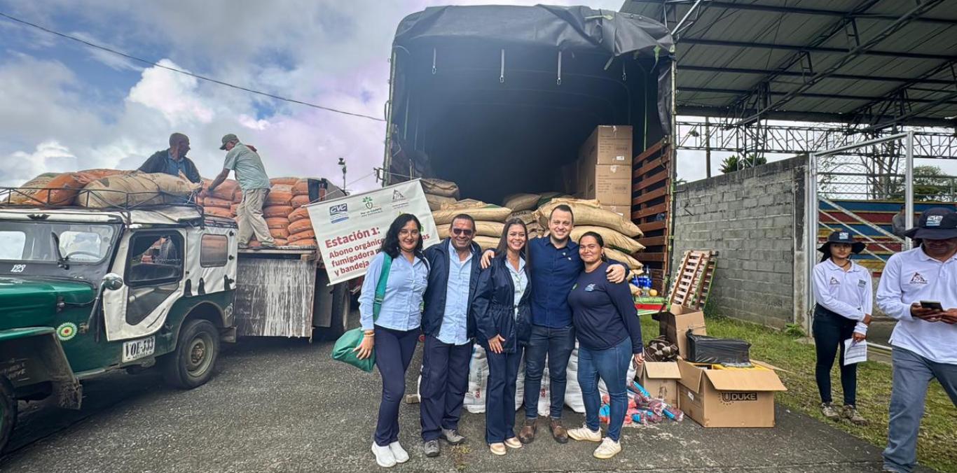 67 FAMILIAS DE SEVILLA RECIBIERON KITS DE SEGURIDAD ALIMENTARIA
