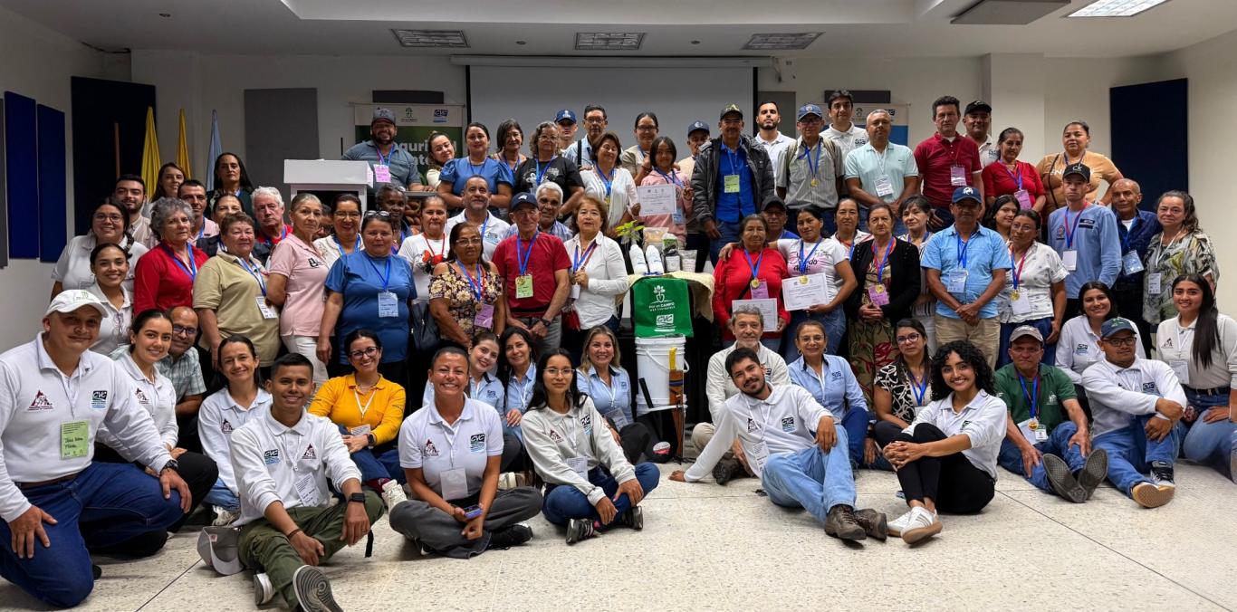 CVC Y COMITÉ DE CAFETEROS CONSOLIDAN RED DE SOBERANÍA ALIMENTARIA CON PRODUCTORES DEL NORTE DEL VALLE