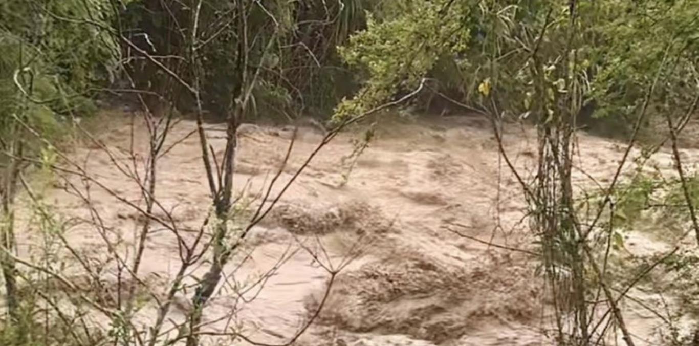 TENGA CUIDADO CON LOS RIOS DURANTE LA TEMPORADA DE LLUVIAS
