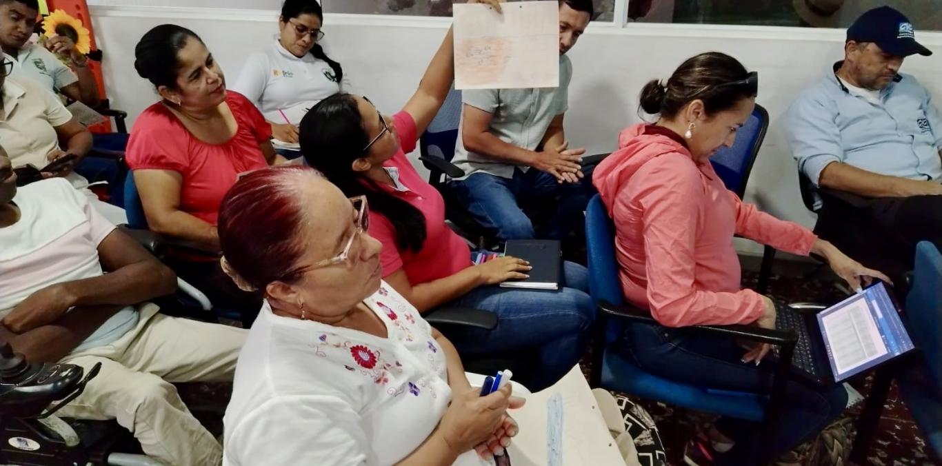RÍOFRÍO SE CONECTA CON EL CAMBIO. FUNCIONARIOS TRANSFORMAN SU VISIÓN AMBIENTAL
