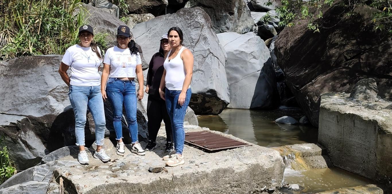 CON JUNTA 100% FEMENINA, ACUEDUCTO DE LA HERRADURA SE DECLARA LISTO PARA EL PERIODO SECO