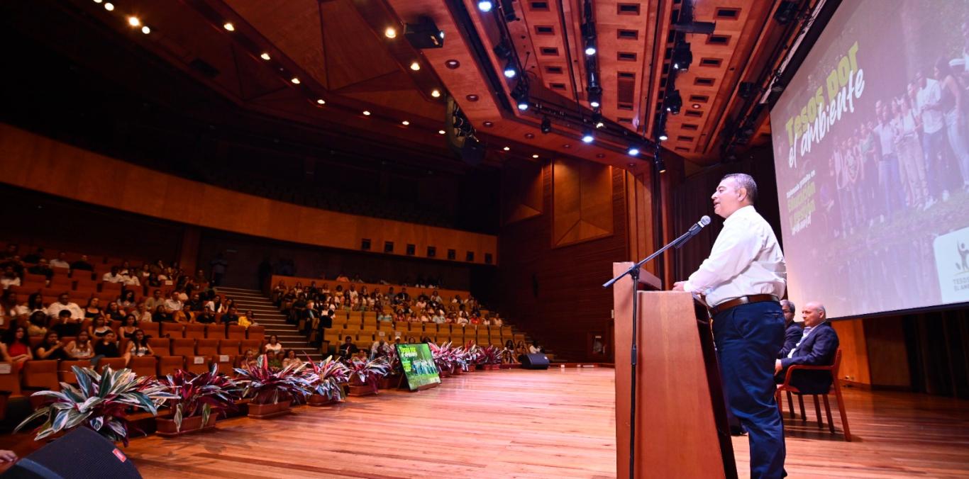 315 NUEVOS “TESOS POR EL AMBIENTE” SE GRADUARON EN EL VALLE DEL CAUCA
