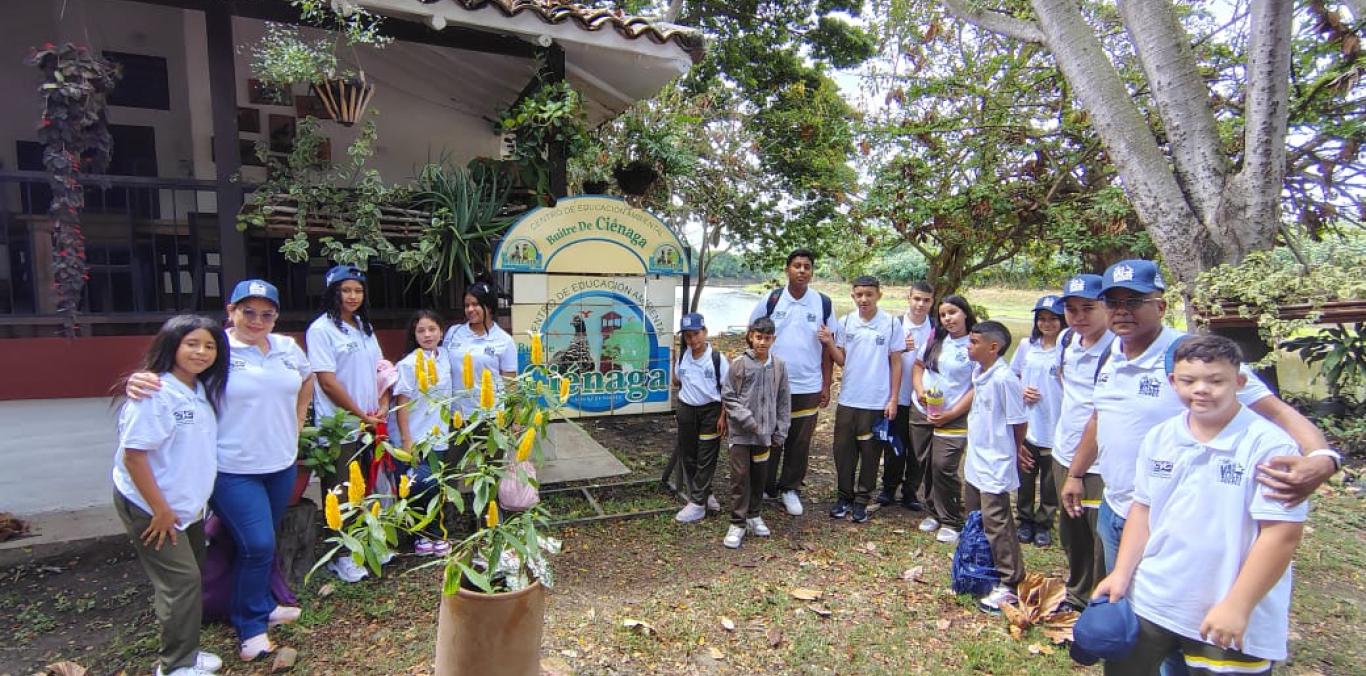 LA RUTA VALLE DE LOS SUEÑOS LLEVÓ A ESTUDIANTES DE DAGUA AL CEA BUITRE DE CIÉNAGA, EN SONSO