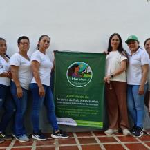MUJERES IMPULSAN UN NEGOCIO VERDE EN ÁREA PROTEGIDA DE DAGUA