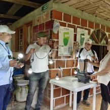 PANELES SOLARES TRANSFORMAN LA VIDA DE FAMILIAS