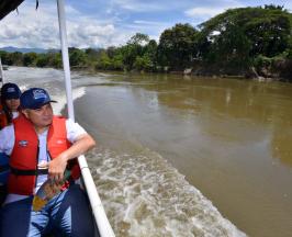 CVC Y ALCALDES DEL CENTRO Y NORTE DEL VALLE NAVEGARON EL RÍO CAUCA Y REAFIRMARON SU COMPROMISO CON LA SOSTENIBILIDAD