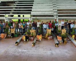 CVC ENTREGÓ 45 KITS DE SEGURIDAD ALIMENTARIA EN EL CENTRO NORTE DEL VALLE DE CAUCA