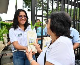 150.000 PLÁNTULAS VIVAS FUERON ENTREGADAS EN LAS PARROQUIAS DEL VALLE DEL CAUCA