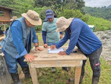 CVC Y PROPIETARIOS DE PREDIOS DE PALMIRA FIRMARON ACUERDOS PARA LA CONSERVACIÓN DE LA CUENCA AMAIME 