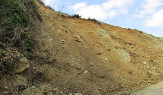 CVC INSPECCIONÓ DESLIZAMIENTO QUE AFECTÓ MÁRGENES DE LA QUEBRADA LA MINA