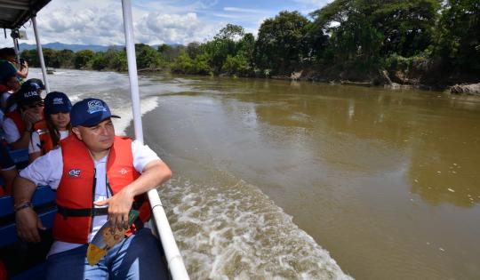 CVC Y ALCALDES DEL CENTRO Y NORTE DEL VALLE NAVEGARON EL RÍO CAUCA Y REAFIRMARON SU COMPROMISO CON LA SOSTENIBILIDAD