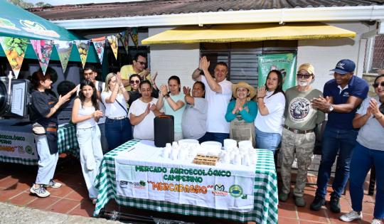 CVC CONSOLIDA 30 MERCADOS AGROECOLÓGICOS CAMPESINOS EN EL VALLE DEL CAUCA