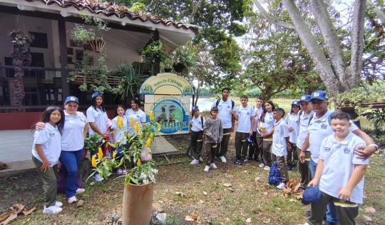 LA RUTA VALLE DE LOS SUEÑOS LLEVÓ A ESTUDIANTES DE DAGUA AL CEA BUITRE DE CIÉNAGA, EN SONSO